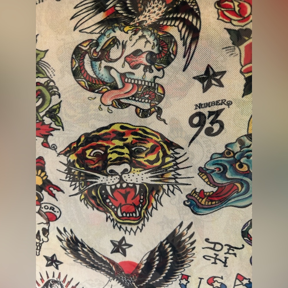 Ed Hardy Women’s L Flashboard Mesh Tattoo-Print Long Sleeve Crop Top Cream Skull - Picture 5 of 8